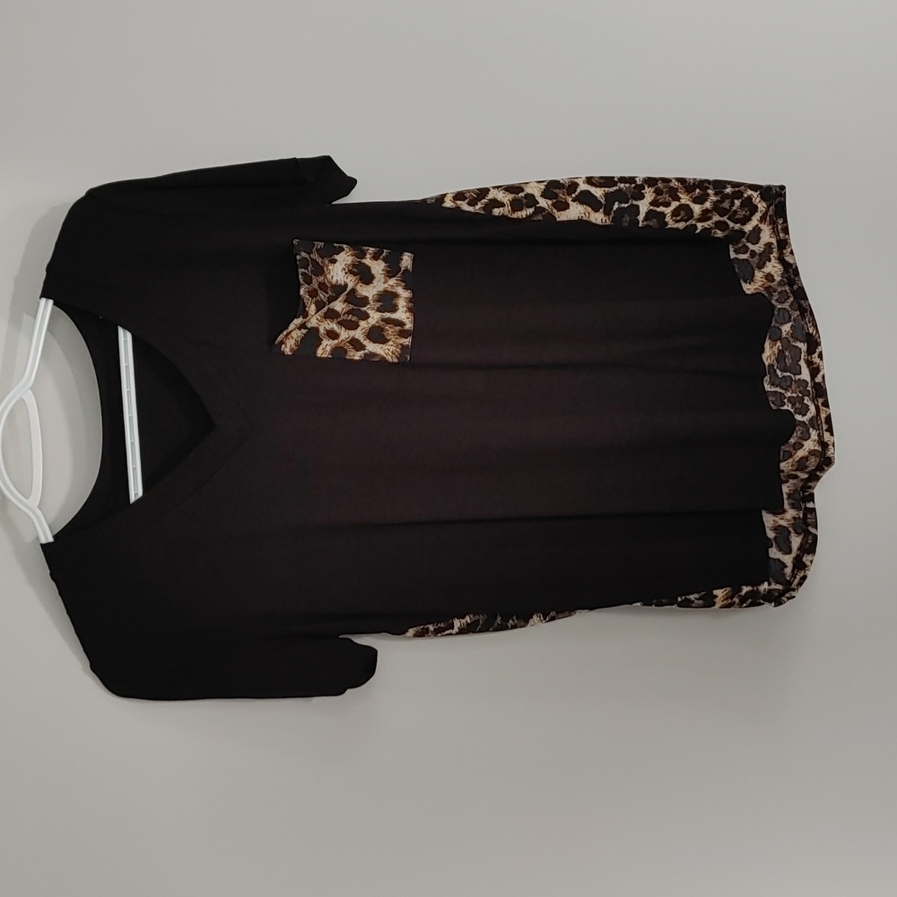 Heimish usa black leopard tshirt